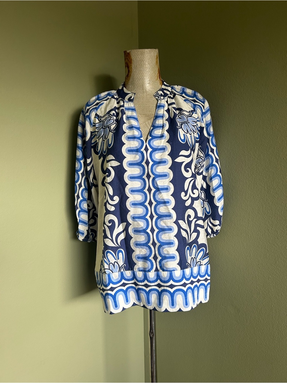 THML Navy and White Floral-Scroll Shift Top